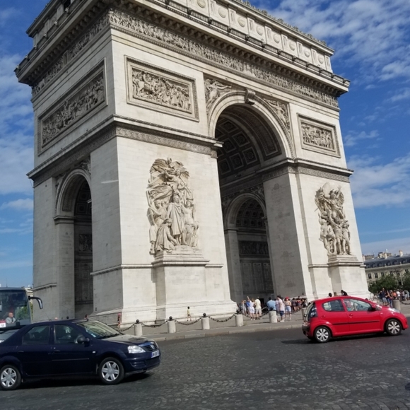 Meet PoshAmbassador, Jenga - Picture 5 of 16